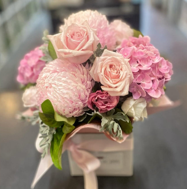 Pink posy box